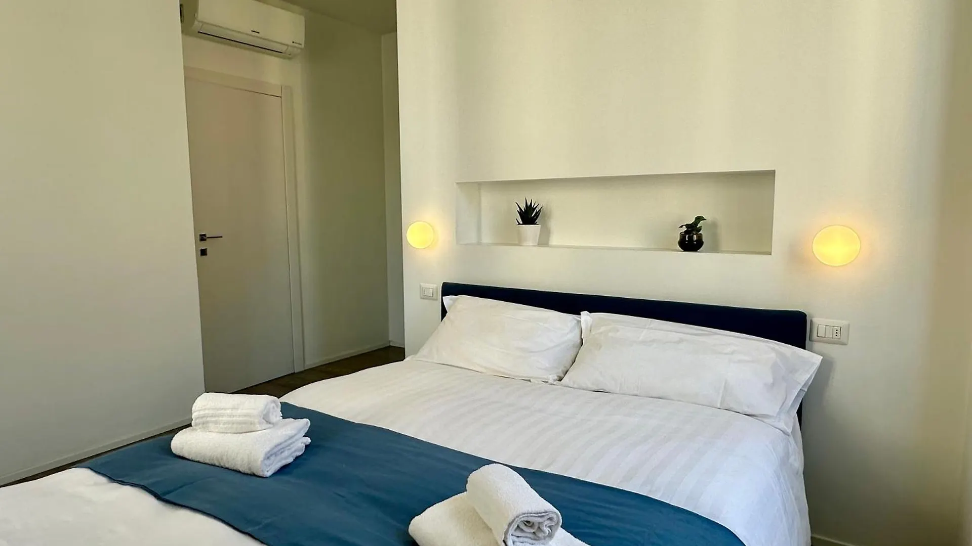 New Luxury Modern Flat In Center - Navigli/Duomo Apartment Milan Italy